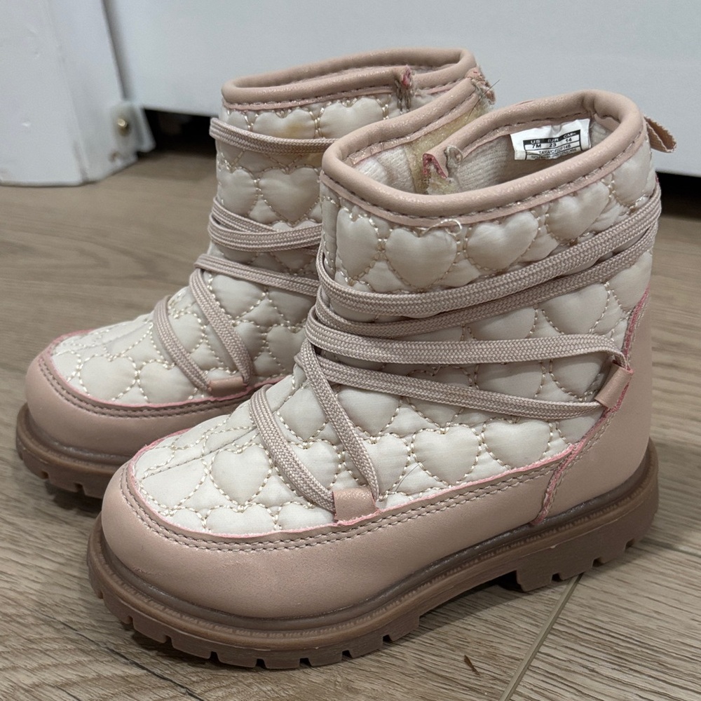 🟡 Carter’s Quilted Pink and Cream Winter Boots